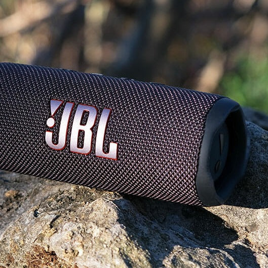 PARLANTE JBL FLIP 6 - Quedan pocas unidades.